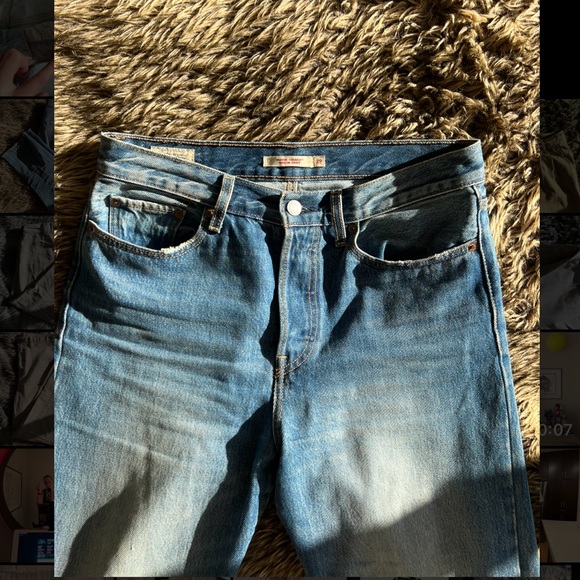 Levis Wedgie Pant with frayed bottom - Picture 4 of 4